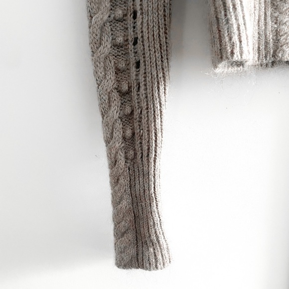 Club Monaco Cable Knit Scallop Sweater - Picture 9 of 12